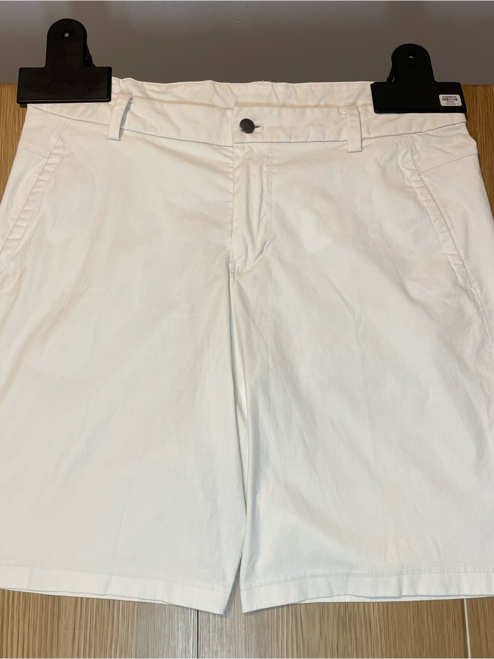 Lululemon White Lightweight Golf Shorts Size 38 (9.5" Inseam)